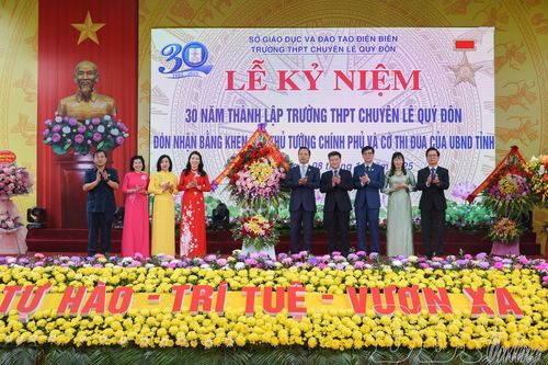 Trường THPT chuyên Lê Quý Đôn kỷ niệm 30 năm thành lập
