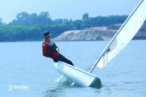 [Chùm ảnh] Sôi động Giải đua thuyền Sailing vô địch quốc gia trên hồ Trị An