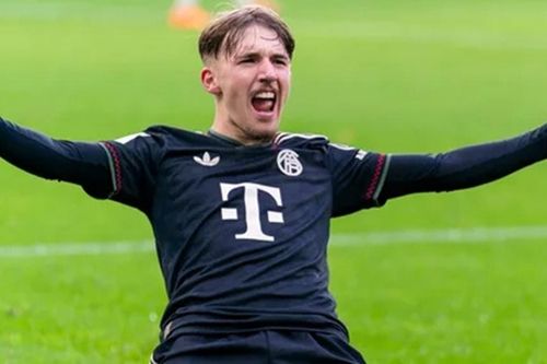 Bayern Munich trình làng Lennart Karl 17 tuổi, hợp đồng 2029
