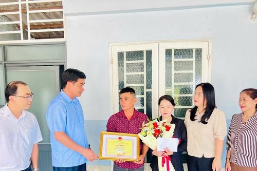 Lâm Đồng biểu dương người hùng cứu người nhảy cầu trong đêm