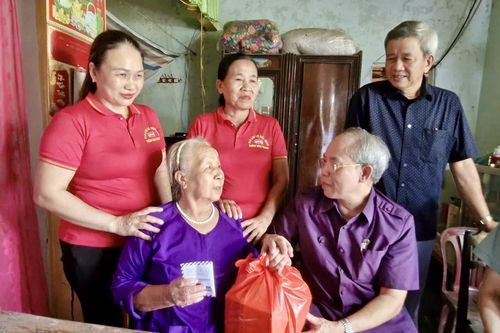 'Điểm tựa' cho người cao tuổi