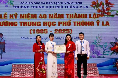 Kỷ niệm 40 năm thành lập Trường THPT Ỷ La