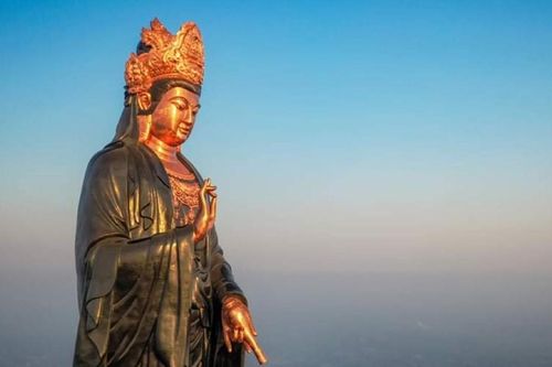 Nghĩ về Đức Quán Thế Âm