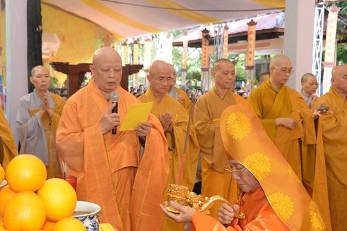 Lễ thượng phan, khai kinh cầu nguyện tại Công viên văn hóa Lê Thị Riêng (Nghĩa trang Đô Thành cũ)