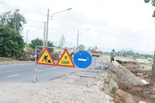Hạ tầng đường Trường Sơn Đông qua Gia Lai thiệt hại nặng nề sau bão số 13