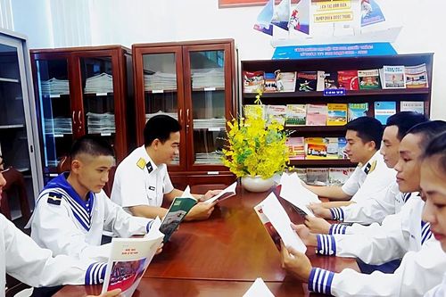 Quân chủng Hải quân tăng cường phổ biến, giáo dục pháp luật