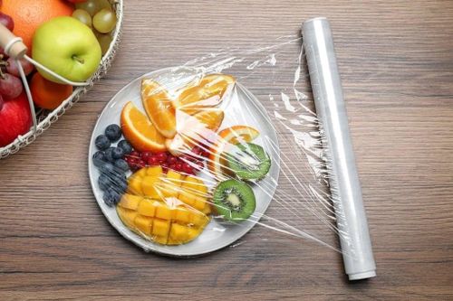 Chọn màng bọc thực phẩm như thế nào để an toàn sức khỏe?