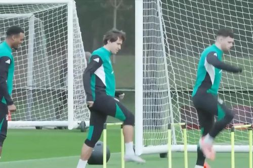 Alexander Isak vắng mặt ở đại chiến Man City - Liverpool