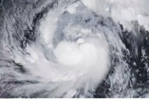 Bão Kalmaegi vừa đi, bão Fung-wong cuồn cuộn tiến vào Philippines