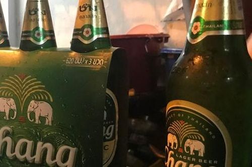 Uống bia rượu không đúng giờ tại Thái Lan sẽ bị phạt 300 USD