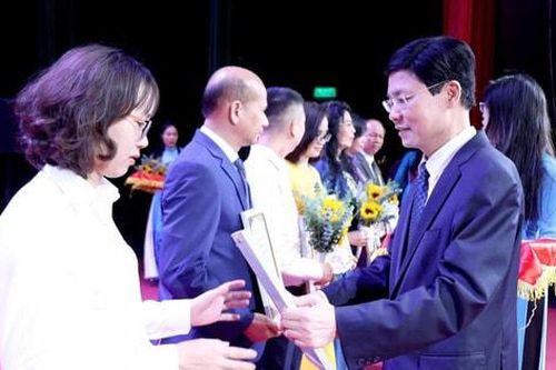 Hà Nội tôn vinh thợ giỏi, biểu dương 100 sáng kiến tiêu biểu