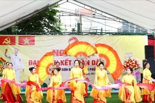Tưng bừng Ngày hội Đại đoàn kết toàn dân tộc tại thôn Hàn, xã Sơn Đồng