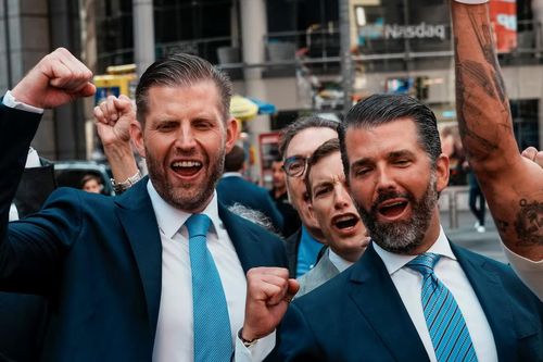 Gia đình Trump 'ăn nên làm ra' với tiền điện tử