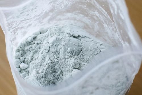 Gói bột trắng gây náo động căn cứ không quân Mỹ