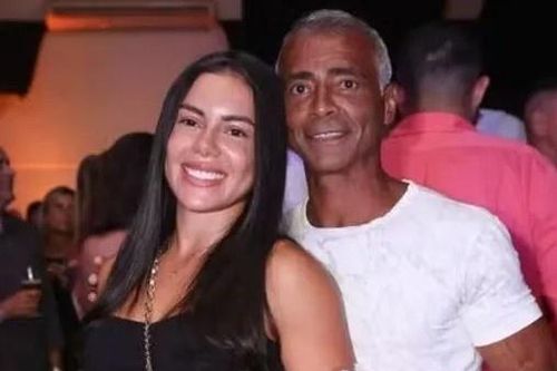 Romario chia tay bạn gái kém 37 tuổi