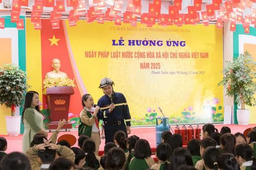 Xây dựng môi trường học đường thượng tôn pháp luật