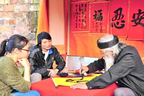 Cần sớm phục hồi văn học chữ Hán