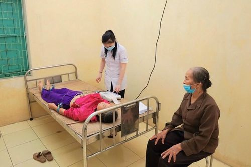 Khám, sàng lọc bệnh thận, tim cho người dân Ninh Bình