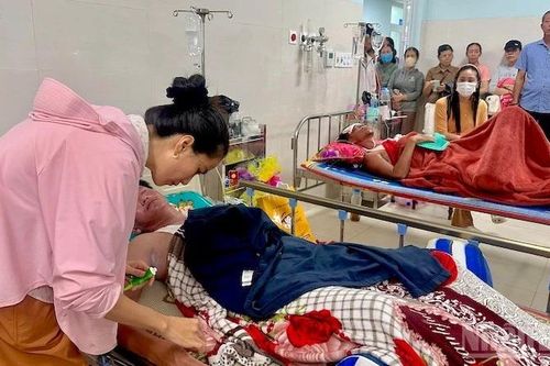 Quảng Ngãi: Điều trị tích cực cho 3 nạn nhân sống sót trên biển