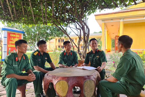 Phát triển Đảng cho chiến sĩ là người dân tộc thiểu số