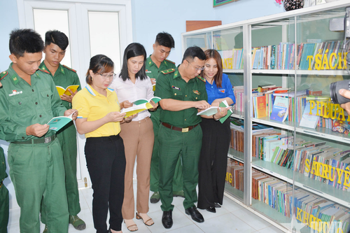 Quân khu 7: Đa dạng hình thức phổ biến, giáo dục pháp luật cho chiến sĩ