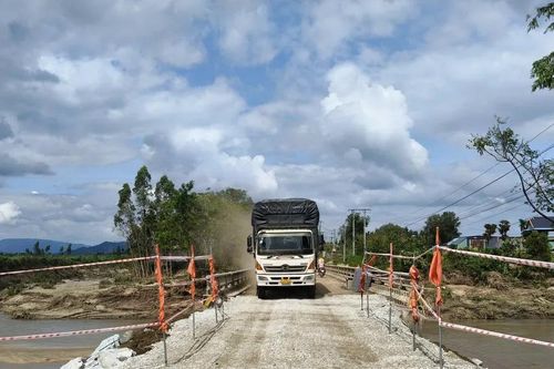 Gia Lai: Thông xe tuyến đường Trường Sơn Đông sau sự cố sạt lở