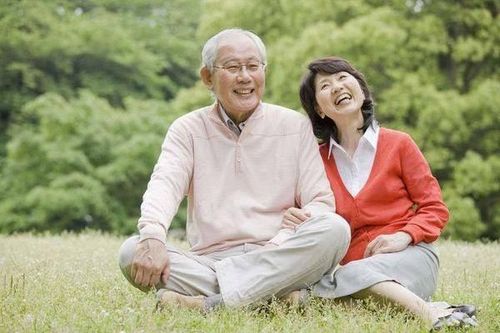 Bí quyết hạnh phúc tuổi 60, tâm an, thân vững, giao tiếp vừa đủ