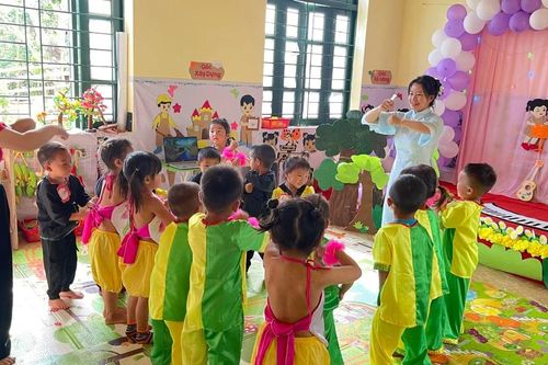 Hành trình 'nối chữ' ở bản xa Hồng Ngài