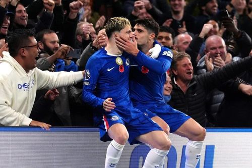 Chelsea bất ngờ trở lại cuộc đua vô địch Ngoại hạng Anh