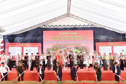 Bộ trưởng Nguyễn Kim Sơn dự Lễ khởi công trường nội trú liên cấp tại Lai Châu