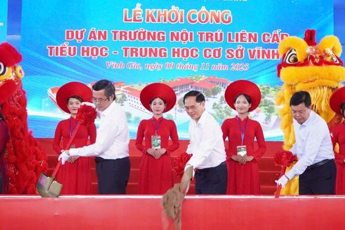 Phó Thủ tướng Bùi Thanh Sơn dự lễ khởi công xây trường học biên giới An Giang
