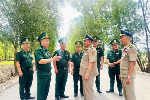 Thắm tình hữu nghị trên những cung đường biên cương