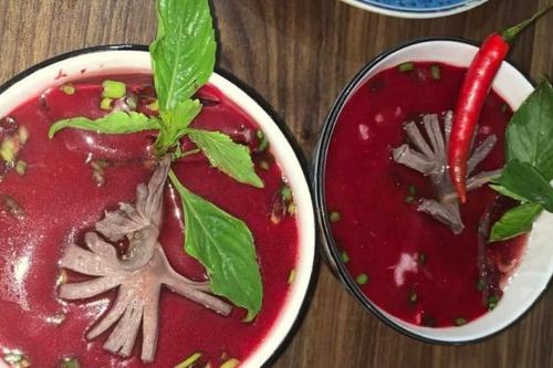 Tiên lượng tử vong cao sau khi ăn tiết canh