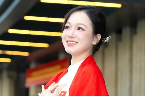 Nữ sinh xinh đẹp tốt nghiệp loại xuất sắc ngành kỹ thuật, có 4 bài báo quốc tế