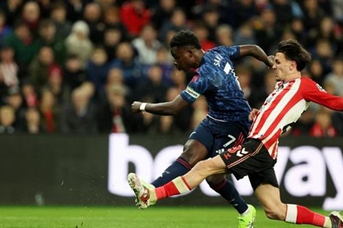 Arsenal hòa Sunderland 2-2: Saka, Trossard tỏa sáng