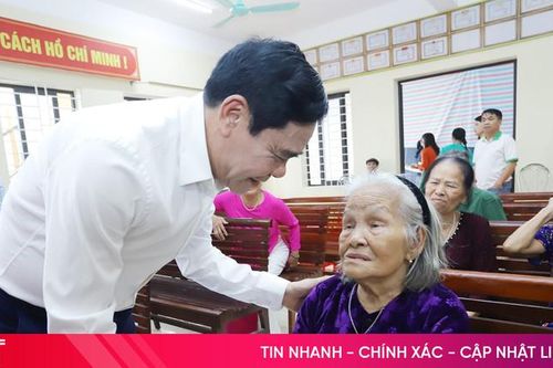 Chủ tịch UBND tỉnh chung vui ngày hội đại đoàn kết ở xã Đức Thọ