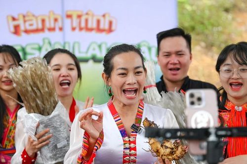 Bản làng lên sóng livestream: Công nghệ giúp nông sản vùng cao 'chuyển mình'