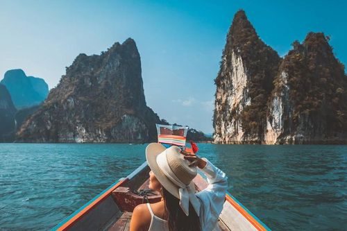 Chuỗi hiệu ứng 'bùng nổ' cho du lịch Quảng Ninh 'cất cánh' những tháng cuối năm