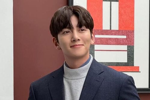 Ji Chang Wook mãi không thoát khổ