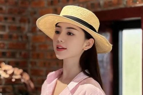 Chiếc đồng hồ 8 chữ số của Quỳnh Kool