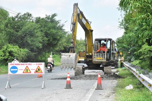 Sửa chữa Quốc lộ 61, đoạn Bến Nhứt - cầu Rạch Tìa, giải tỏa nỗi khổ cho dân