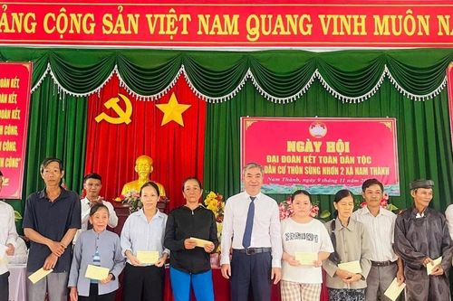 Tưng bừng Ngày hội Đại đoàn kết ở thôn Sùng Nhơn 2