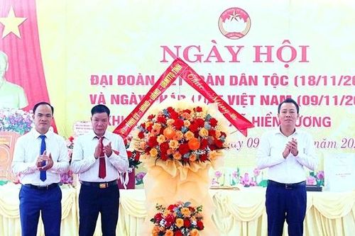 Phó Chủ tịch HĐND tỉnh Nguyễn Trung Kiên dự Ngày hội Đại đoàn kết toàn dân tộc tại khu 13, xã Hiền Lương