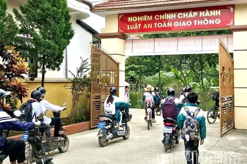 Trường THCS Ngọc Lập phát động gắn bảng tên trên xe đạp điện cá nhân cho học sinh