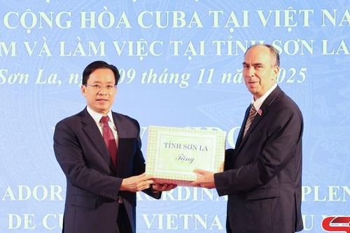 Đoàn công tác của Đại sứ quán nước Cộng hòa Cuba tại Việt Nam thăm và làm việc tại tỉnh Sơn La