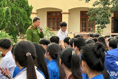 Phổ biến, giáo dục pháp luật hưởng ứng Ngày Pháp luật Việt Nam