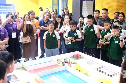 Sân chơi Robotics: Nuôi dưỡng ước mơ sáng tạo