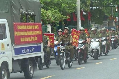 Khánh Hòa: Công an phường Nha Trang tuyên truyền pháp luật về an toàn giao thông