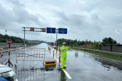 Tổ chức lưu thông tạm thời trên cao tốc La Sơn – Hòa Liên: Chỉ cho phép xe di chuyển ban ngày