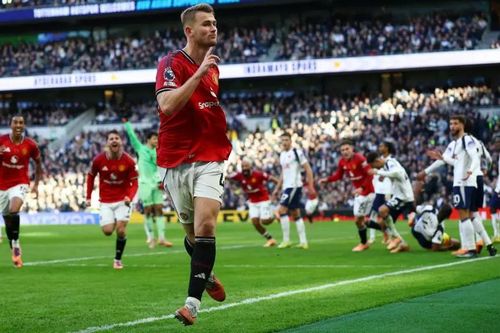 De Ligt giúp Man United thoát thua trên sân Tottenham